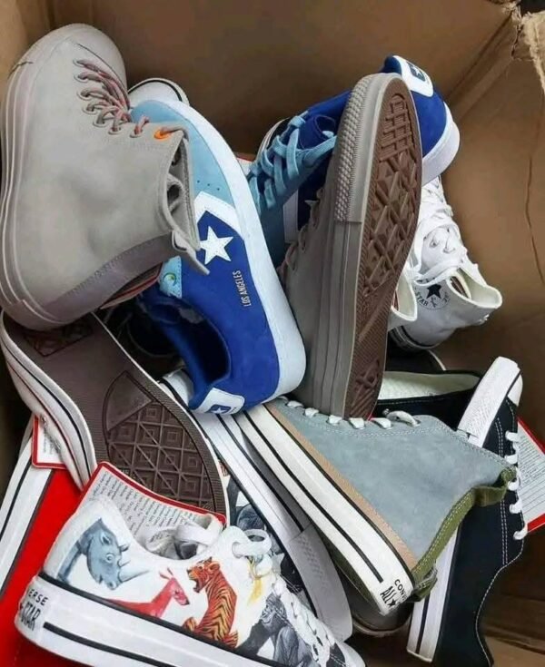 CONVERSE Sneakers available in pallets