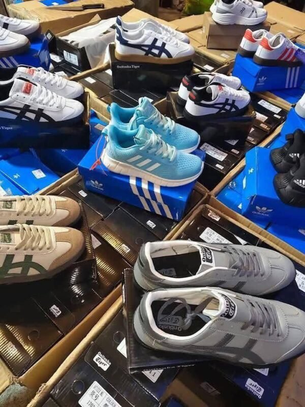 Branded shoes Pallets