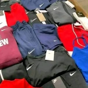 Nike clothes available 300 pieces in a Pallet